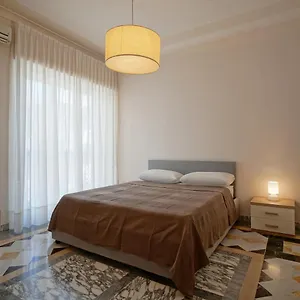 top-floor-aparthotel-bentivoglio-2.taorminaitalyhotels.com/